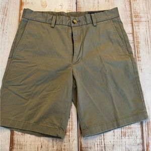 Vineyard Vines Men's Breaker Short Olive Green Flat-Front Shorts Size 30